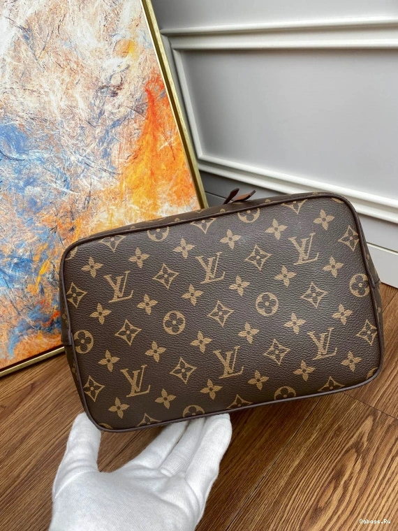 NÉONOÉ LOUIS VUITTON 0506